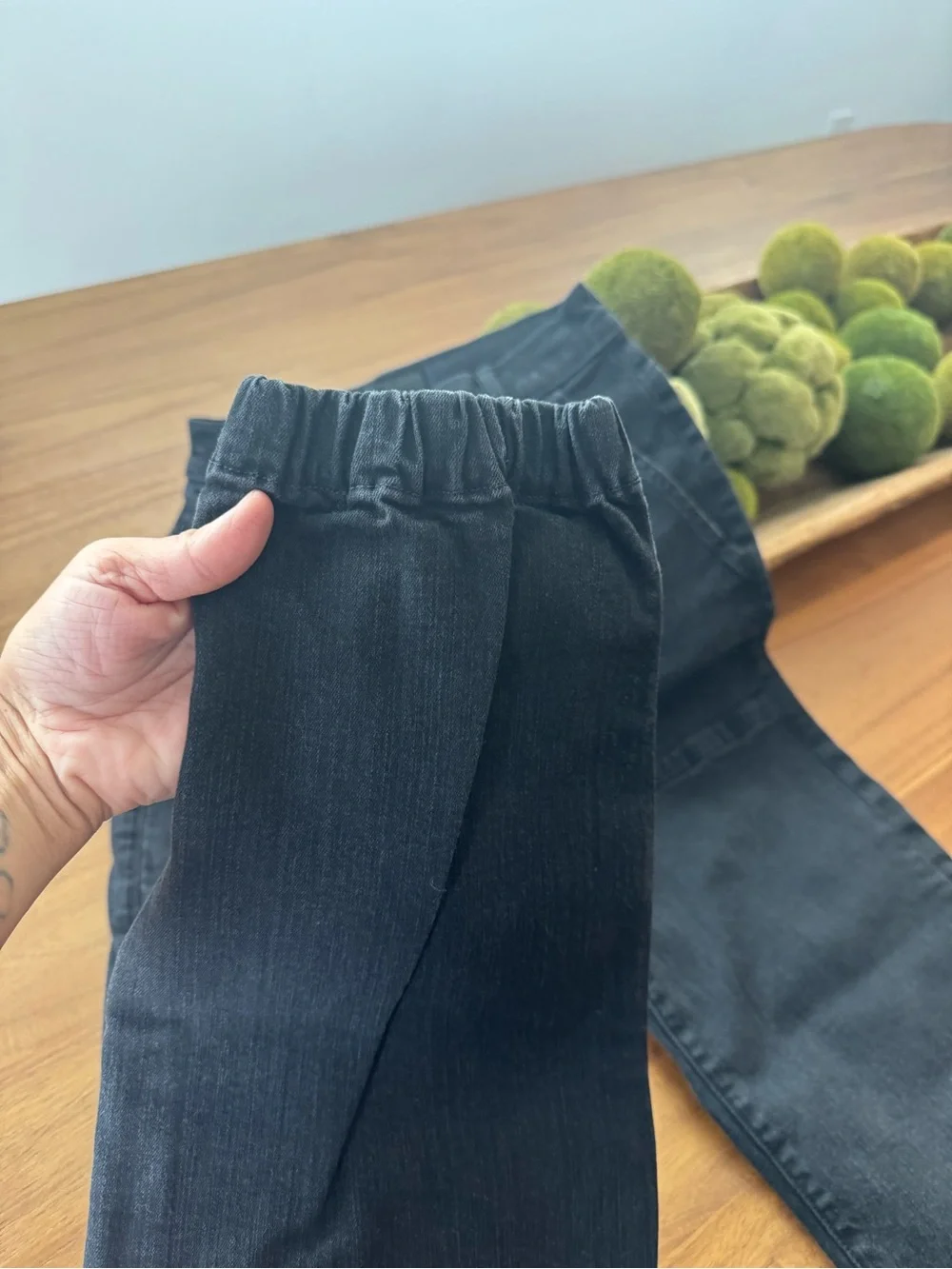 MOTHER Black High-Rise Denim Pants - Picture 6 of 7